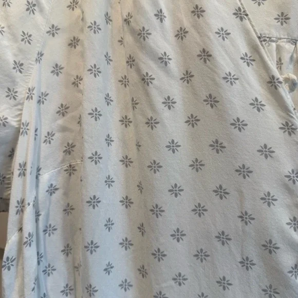 Torrid White Patterned Blouse - Picture 4 of 7